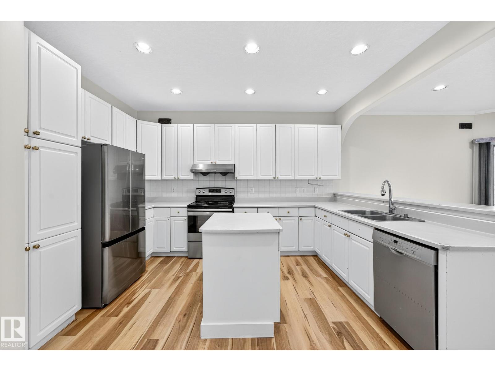 106 Farnell Cl Nw, Edmonton, Alberta  T6R 2E4 - Photo 11 - E4458753