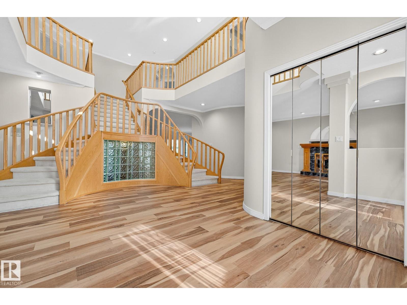 106 Farnell Cl Nw, Edmonton, Alberta  T6R 2E4 - Photo 3 - E4458753