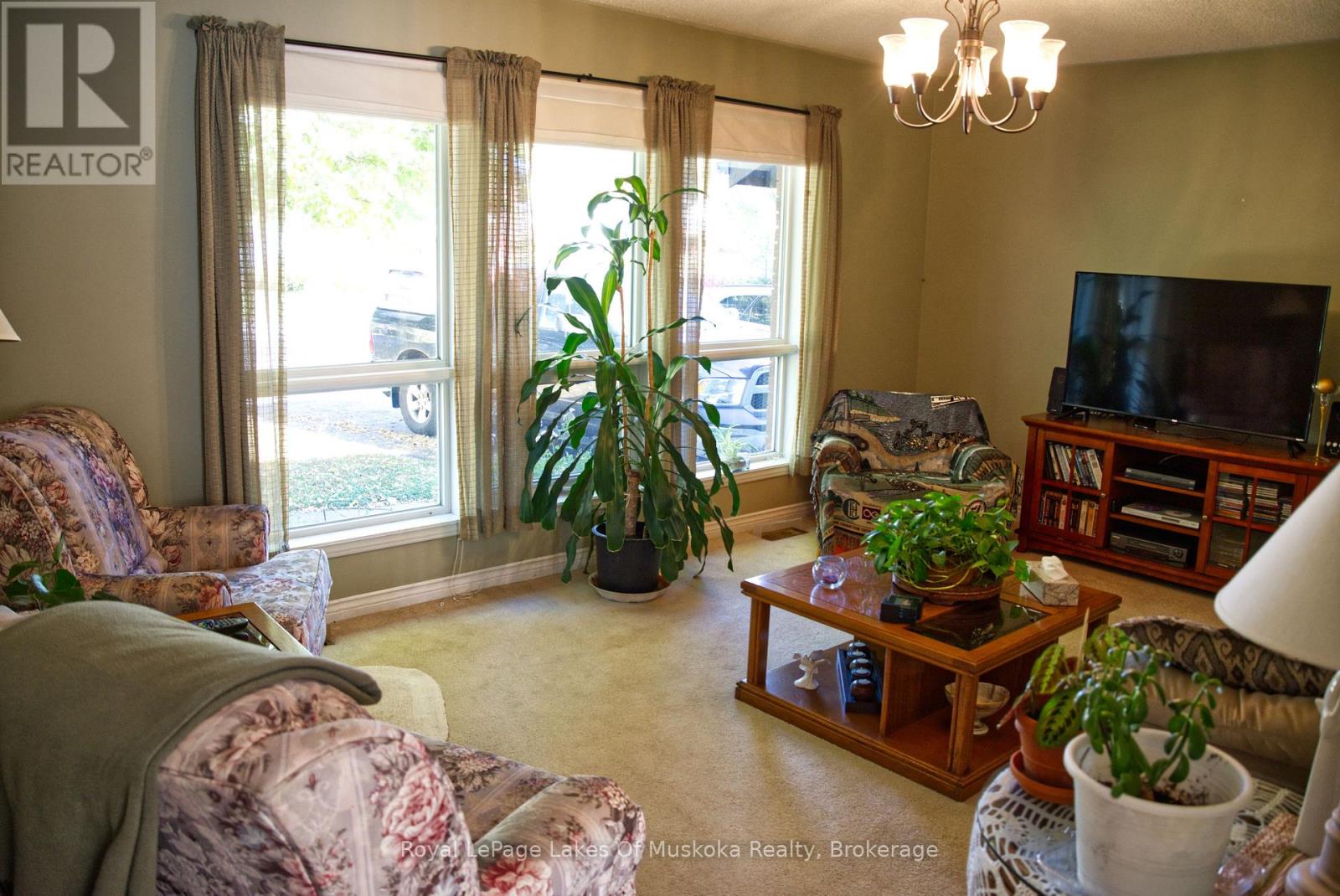 25 Cedar Court, South River, Ontario  P0A 1X0 - Photo 10 - X12415935