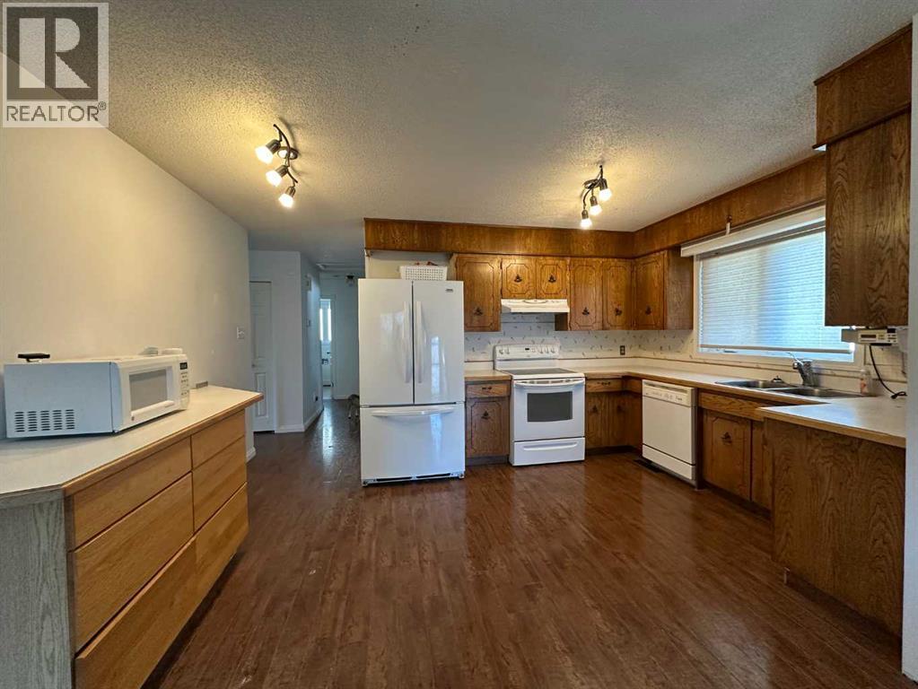 4018 39a Avenueclose, Ponoka, Alberta  T4J 1B1 - Photo 8 - A2242454