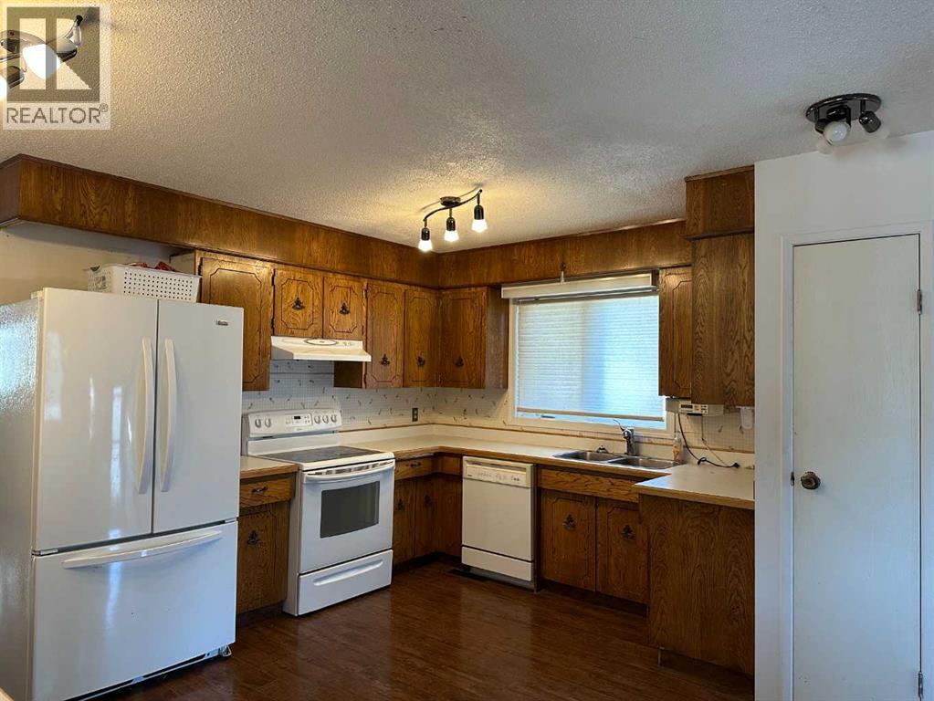 4018 39a Avenueclose, Ponoka, Alberta  T4J 1B1 - Photo 7 - A2242454
