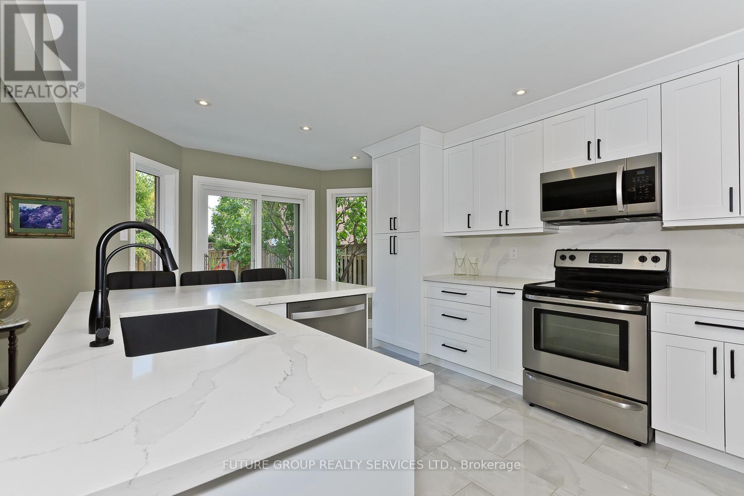 35 Harrop Avenue, Halton Hills, Ontario  L7G 5R4 - Photo 17 - W12415172