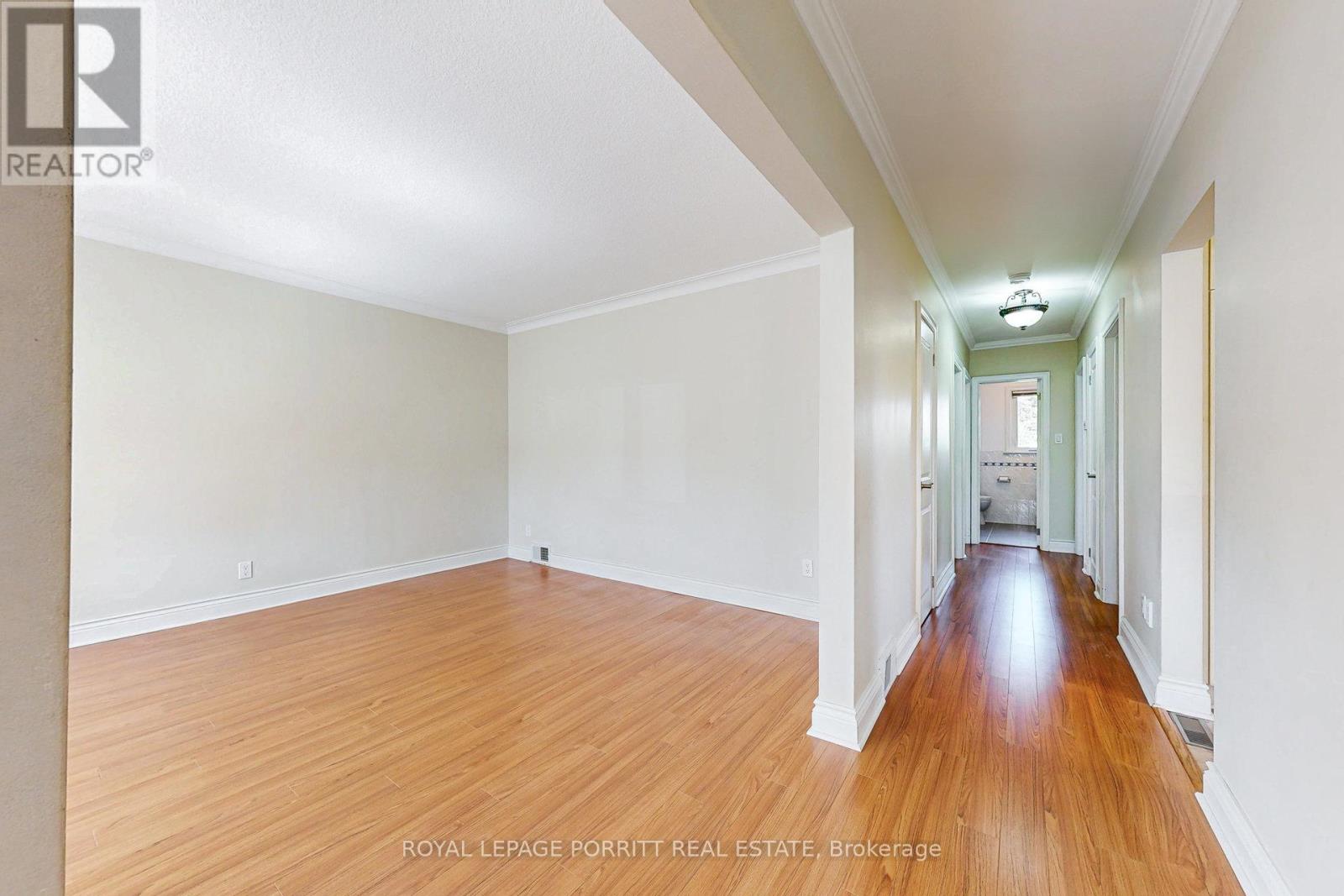 3 Orianna Drive, Toronto, Ontario  M8W 4M8 - Photo 8 - W12158393