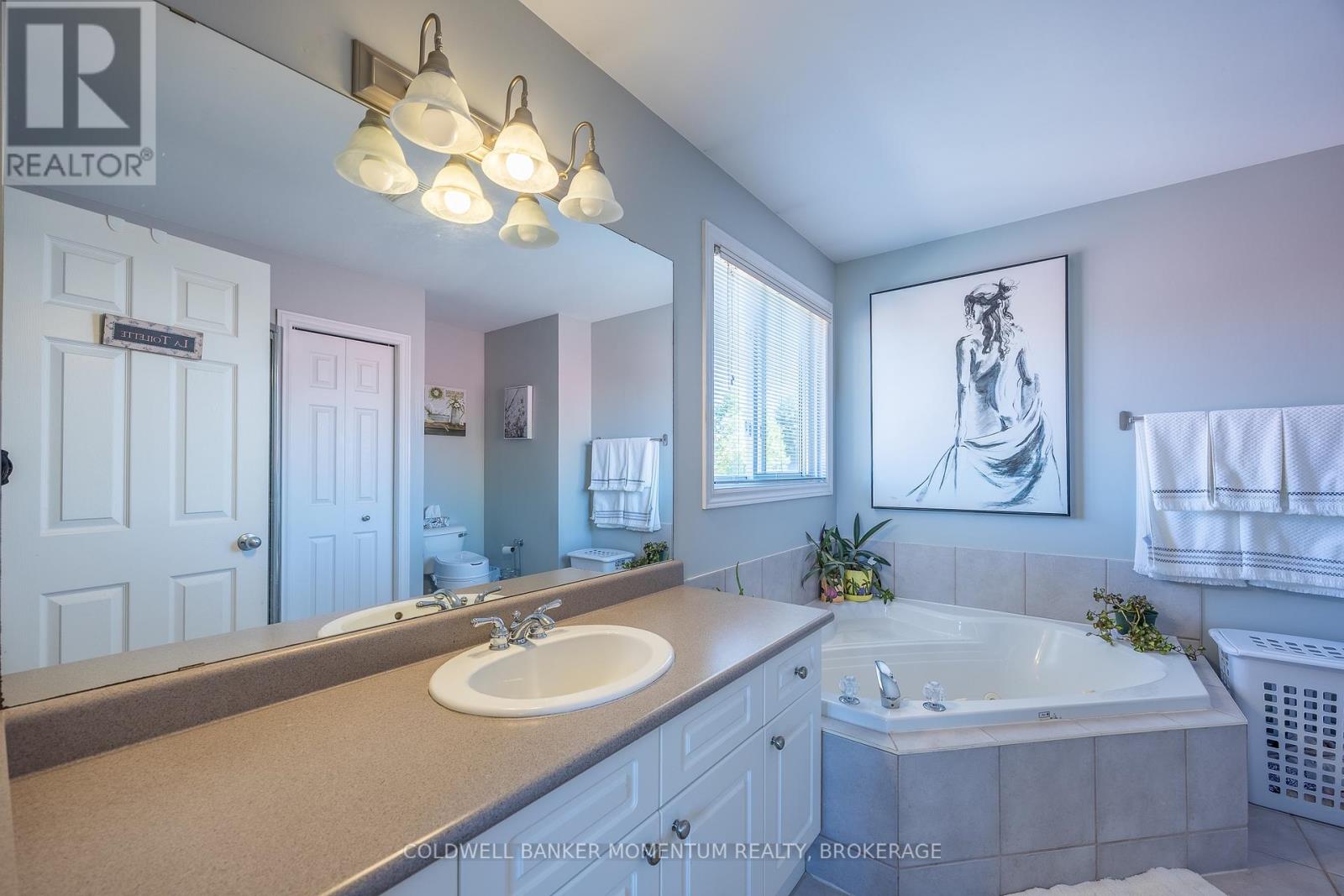 66 Yarmouth Drive, London East, Ontario  N5V 4T8 - Photo 15 - X12416924