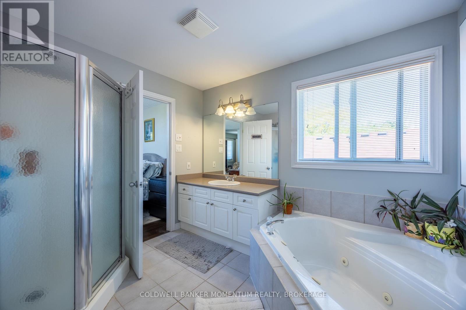 66 Yarmouth Drive, London East, Ontario  N5V 4T8 - Photo 16 - X12416924