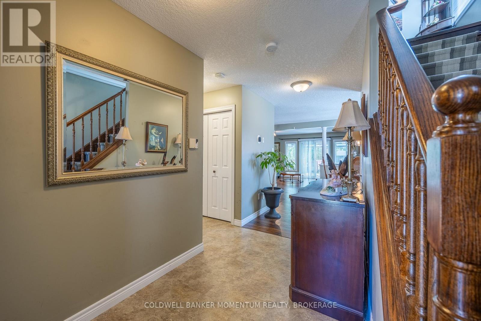 66 Yarmouth Drive, London East, Ontario  N5V 4T8 - Photo 5 - X12416924