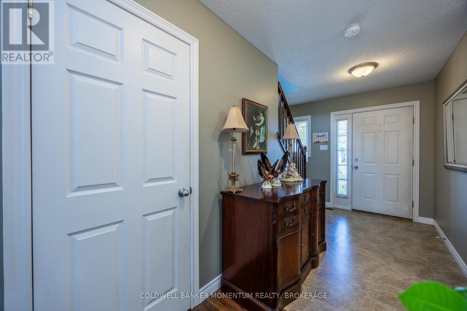 66 Yarmouth Drive, London East, Ontario  N5V 4T8 - Photo 6 - X12416924