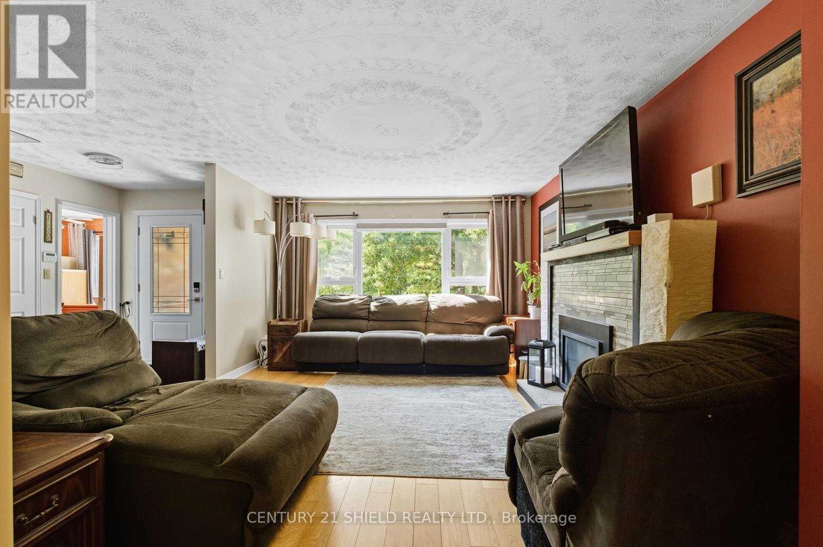 4555 Glen Roy Road, South Glengarry, Ontario  K0C 1L0 - Photo 17 - X12416573