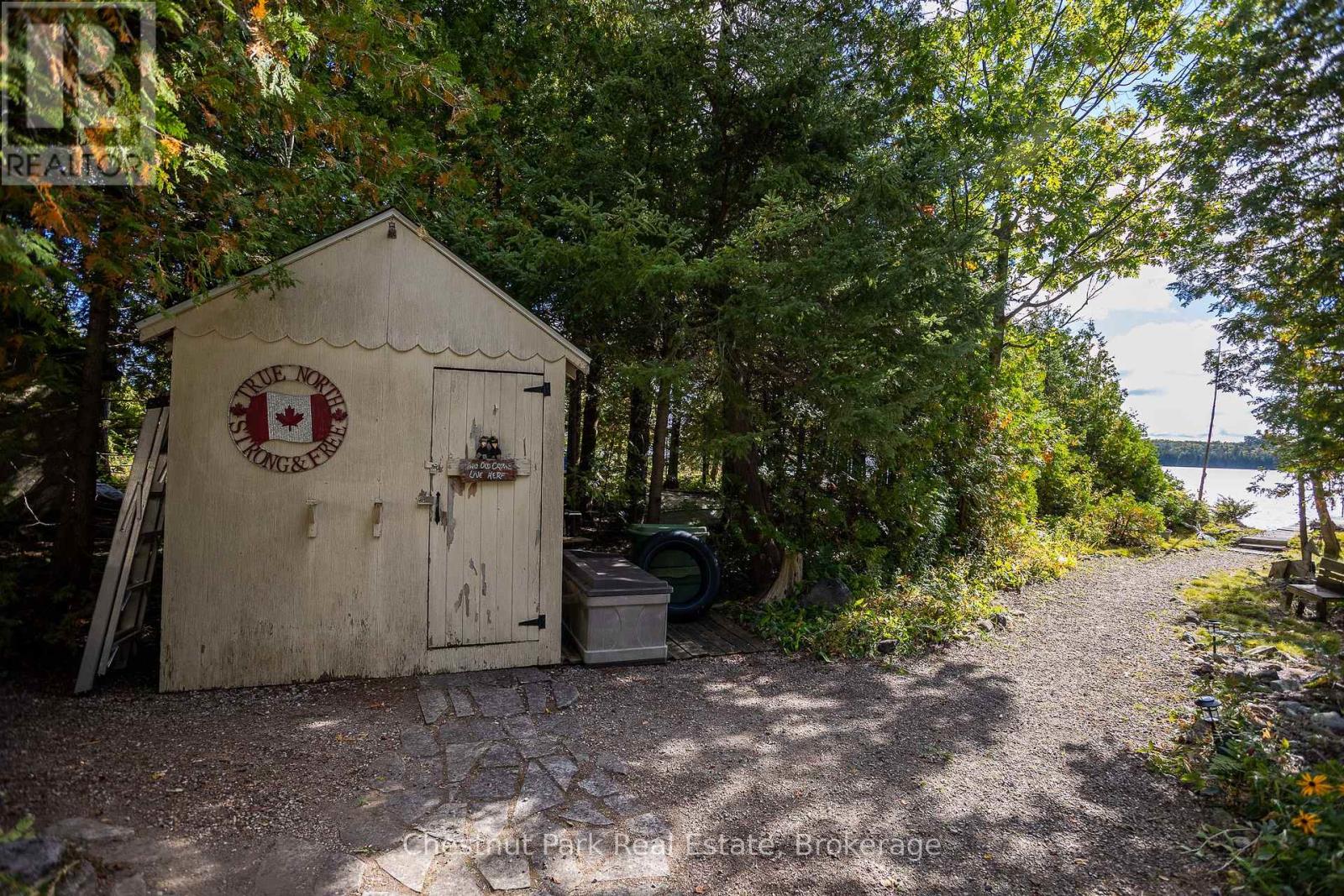 8 Birchwood Drive, Northern Bruce Peninsula, Ontario  N0H 2R0 - Photo 17 - X12414914