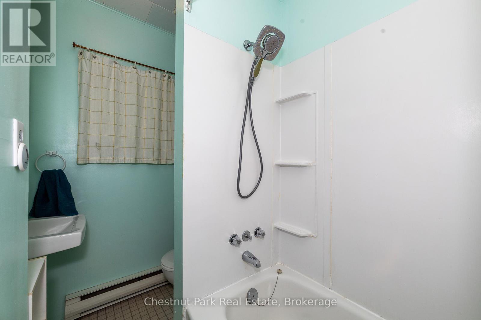 8 Birchwood Drive, Northern Bruce Peninsula, Ontario  N0H 2R0 - Photo 37 - X12414914