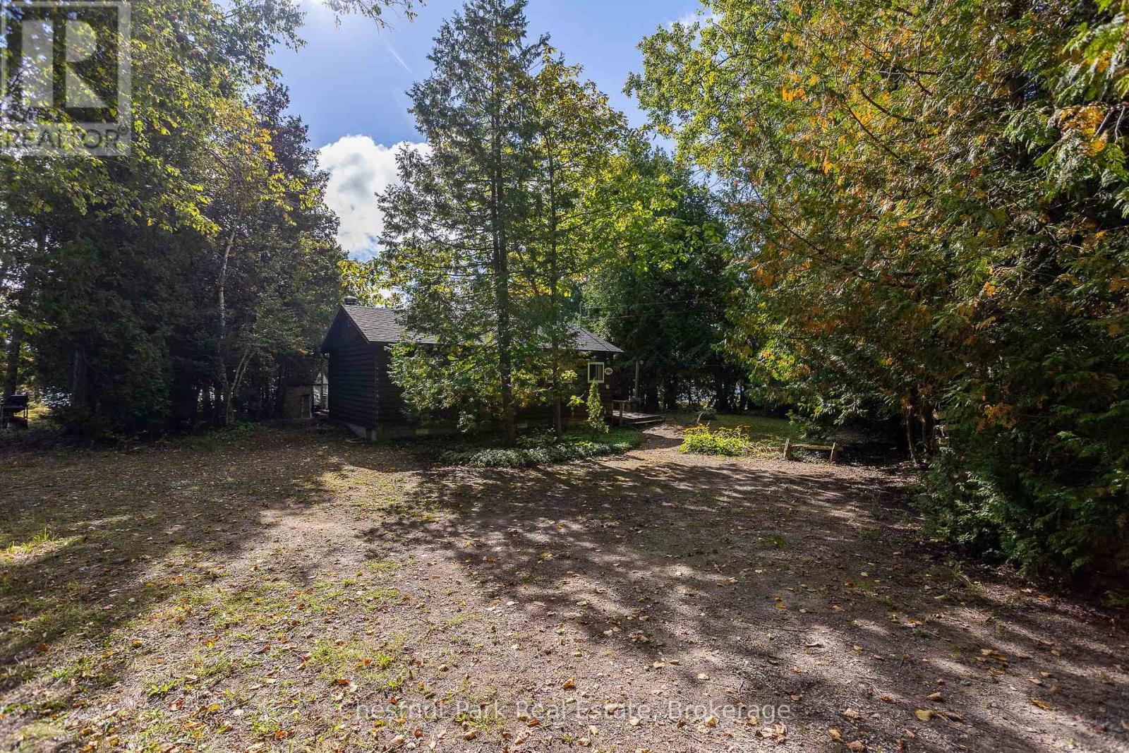 8 Birchwood Drive, Northern Bruce Peninsula, Ontario  N0H 2R0 - Photo 6 - X12414914