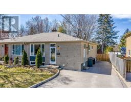 LOWER - 6 DAVIS ROAD, Aurora, Ontario