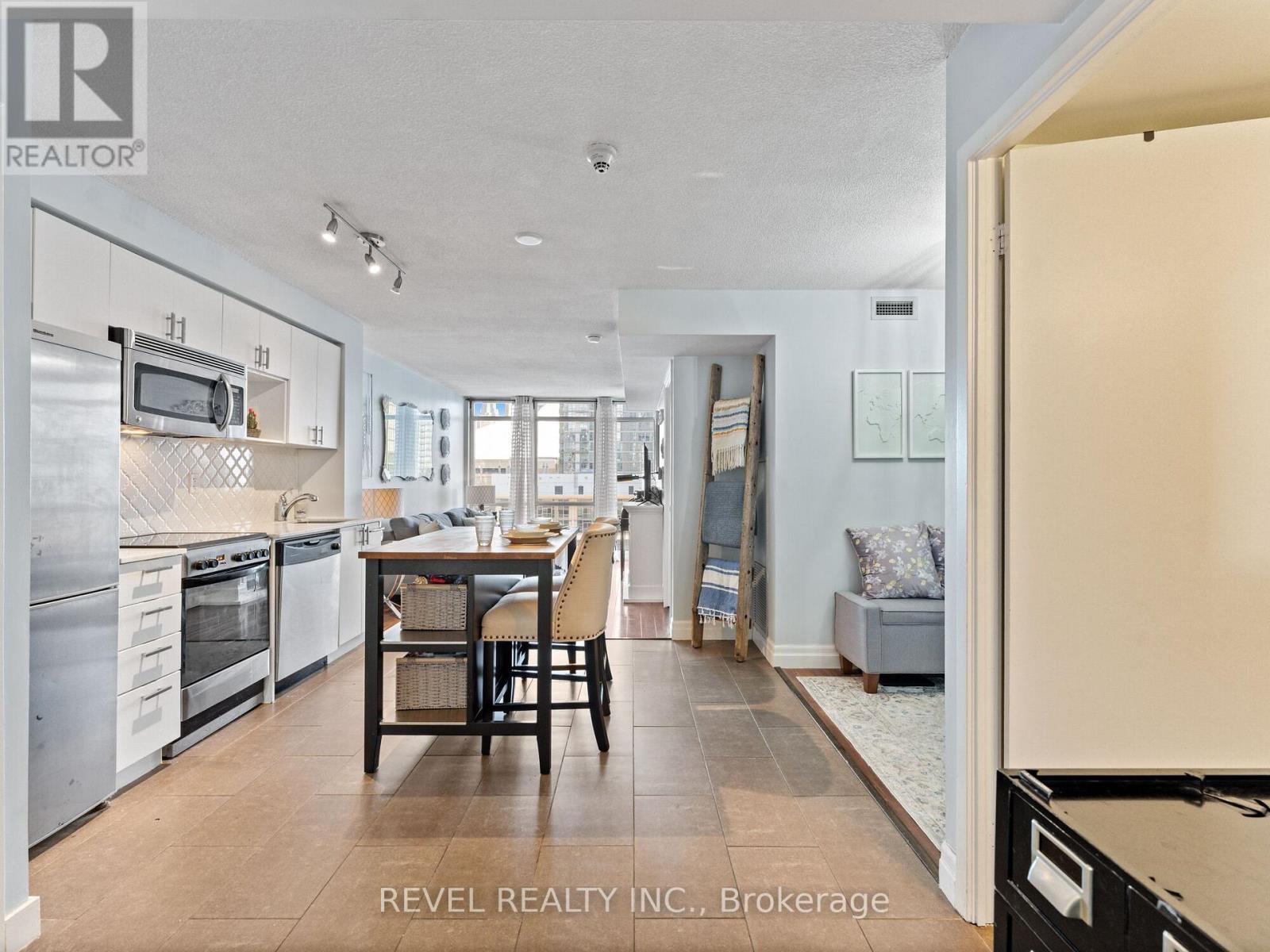 1208 - 15 Fort York Boulevard E, Toronto, Ontario  M5V 3Y4 - Photo 1 - C12416890