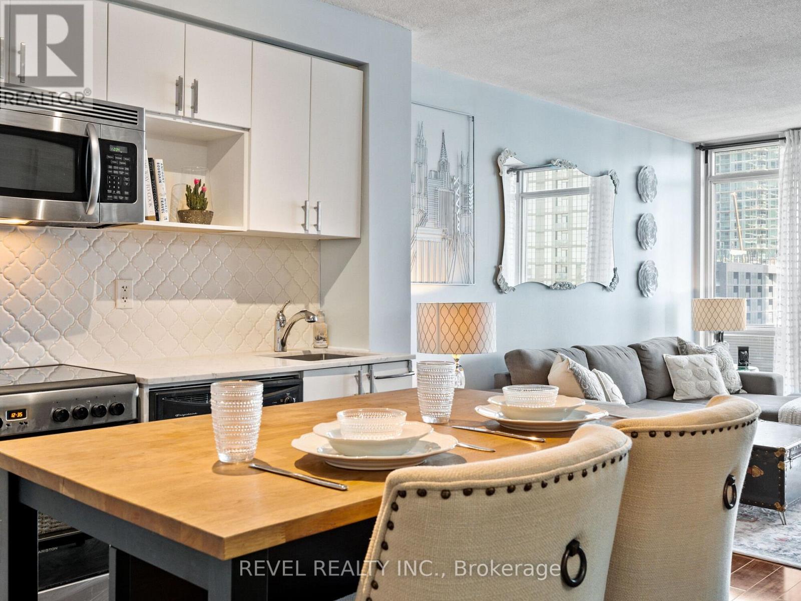 1208 - 15 Fort York Boulevard E, Toronto, Ontario  M5V 3Y4 - Photo 10 - C12416890