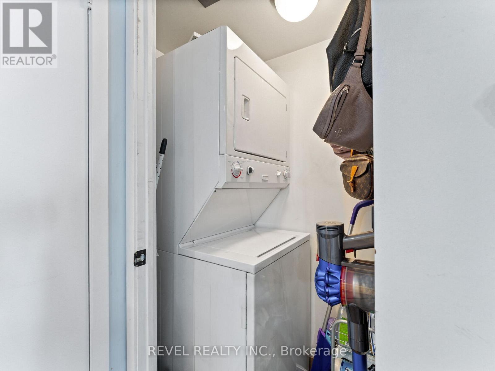 1208 - 15 Fort York Boulevard E, Toronto, Ontario  M5V 3Y4 - Photo 11 - C12416890