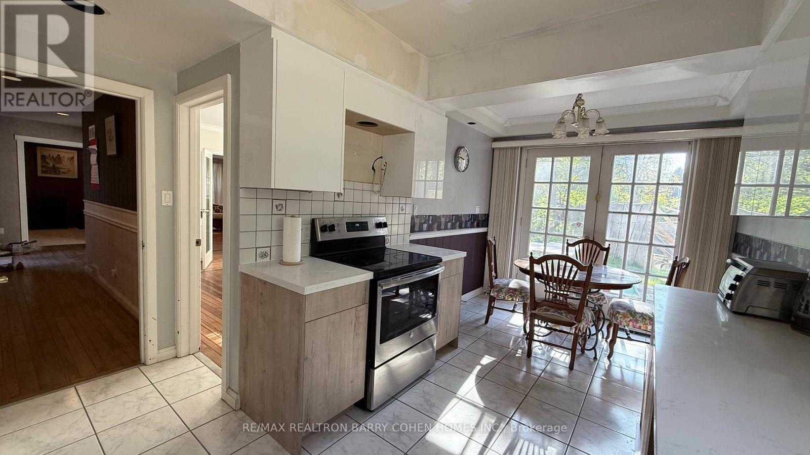 37 Wilket Road, Toronto, Ontario  M2L 1N9 - Photo 8 - C12416913