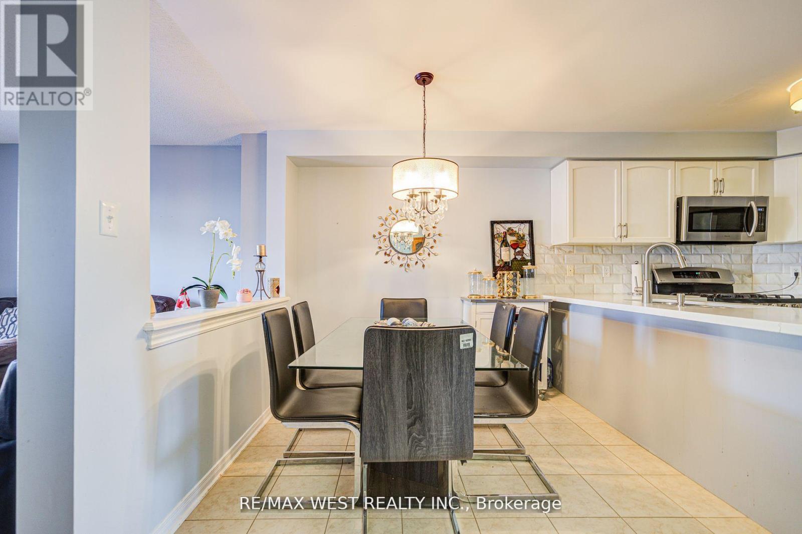 14 Lancaster Court, Barrie, Ontario  L4M 0G1 - Photo 12 - S12416899