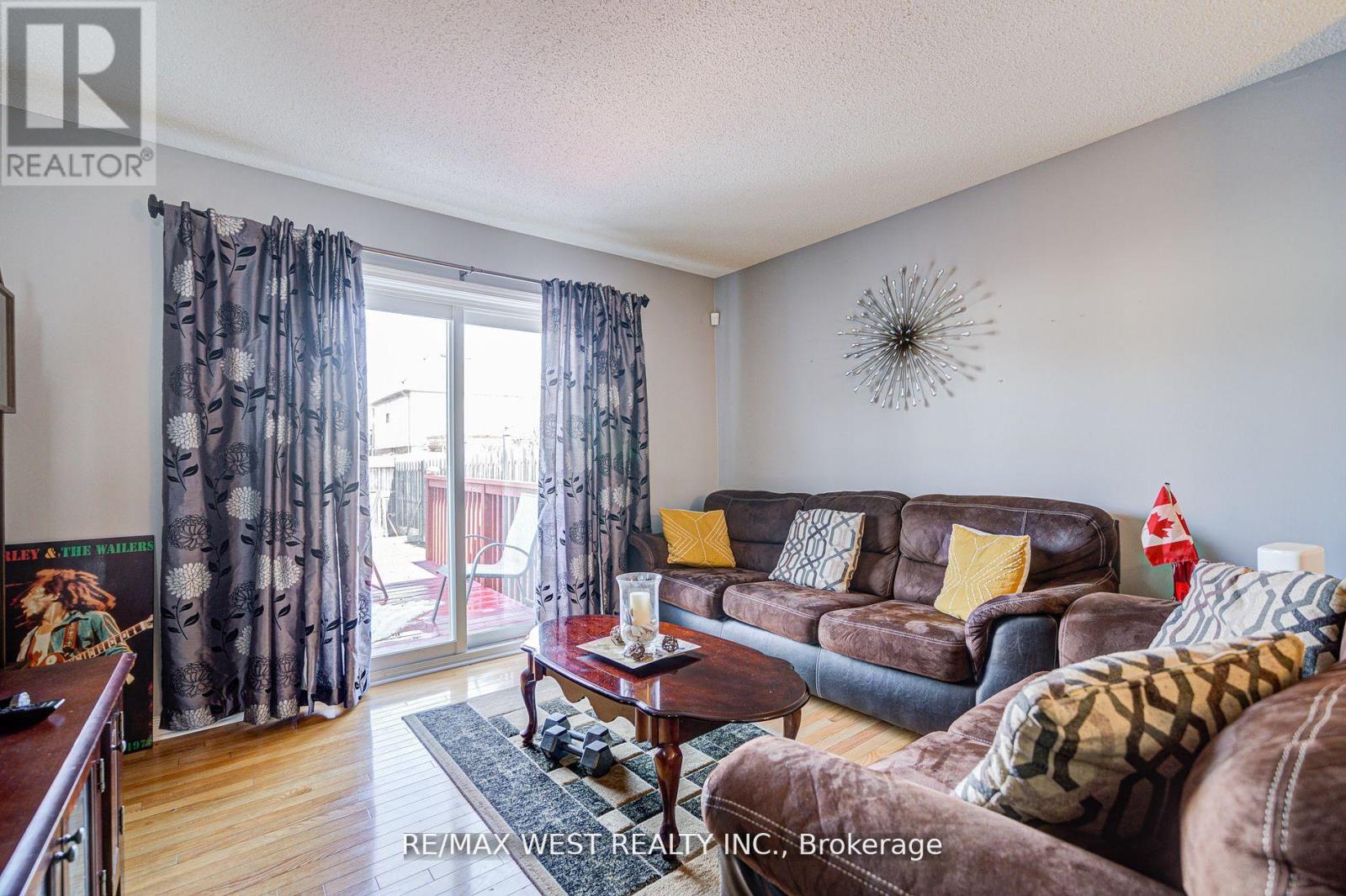 14 Lancaster Court, Barrie, Ontario  L4M 0G1 - Photo 14 - S12416899