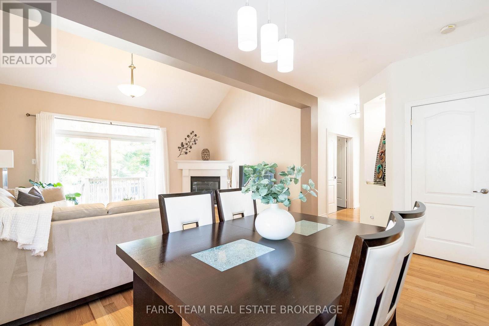 103 41st Street S, Wasaga Beach, Ontario  L9Z 3B6 - Photo 12 - S12416925