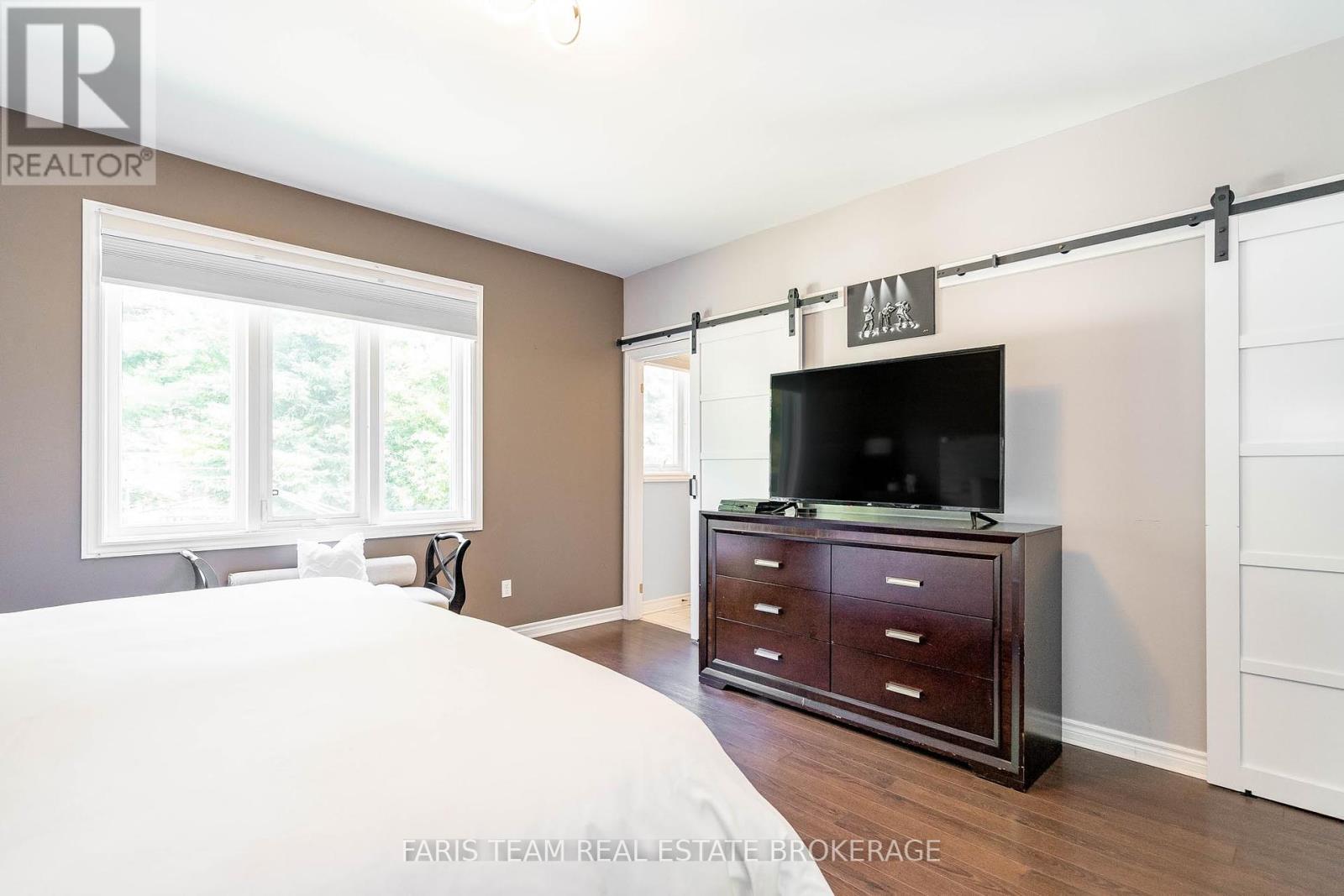 103 41st Street S, Wasaga Beach, Ontario  L9Z 3B6 - Photo 17 - S12416925