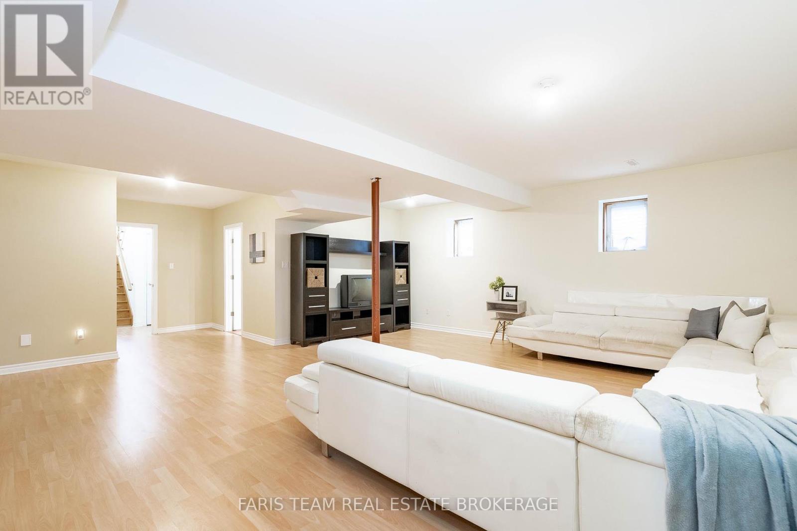 103 41st Street S, Wasaga Beach, Ontario  L9Z 3B6 - Photo 26 - S12416925