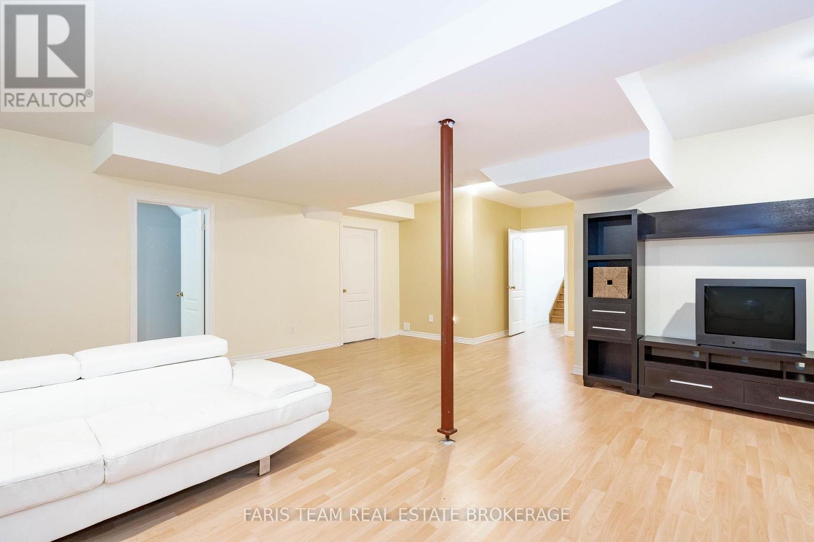 103 41st Street S, Wasaga Beach, Ontario  L9Z 3B6 - Photo 27 - S12416925