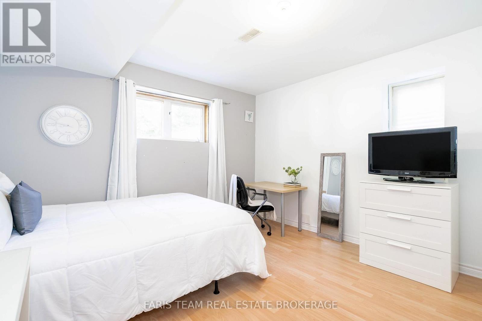 103 41st Street S, Wasaga Beach, Ontario  L9Z 3B6 - Photo 28 - S12416925
