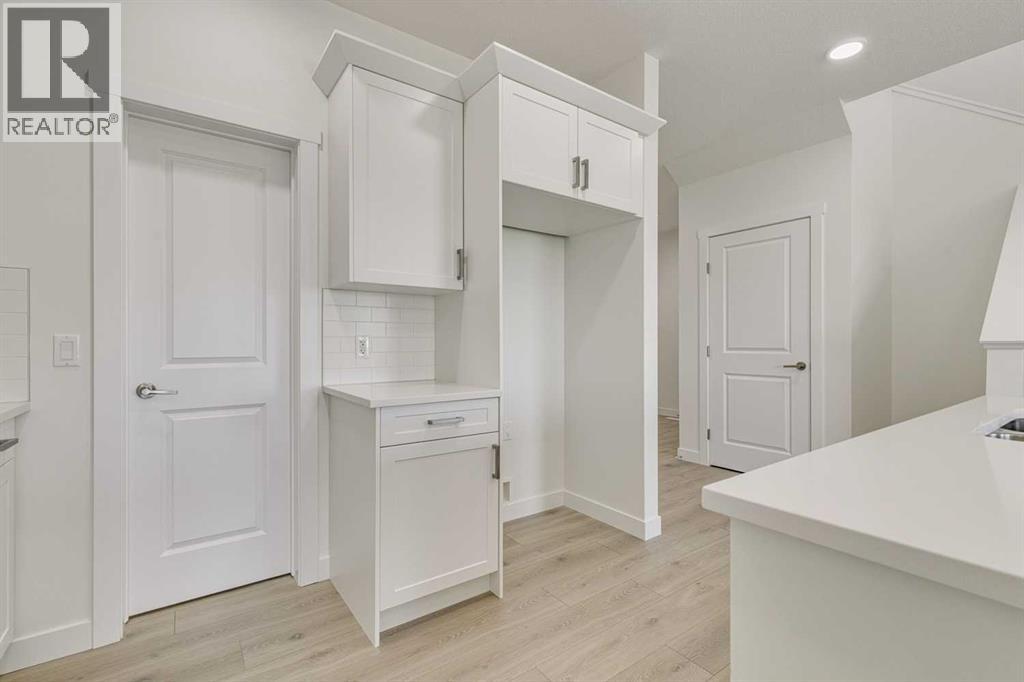 17 Andalusian Road, Cochrane, Alberta  T4C 3B7 - Photo 6 - A2258787