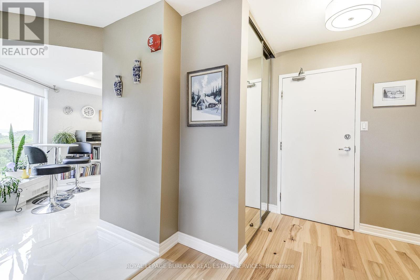 809 - 1201 North Shore Boulevard E, Burlington, Ontario  L7S 1Z5 - Photo 4 - W12416923