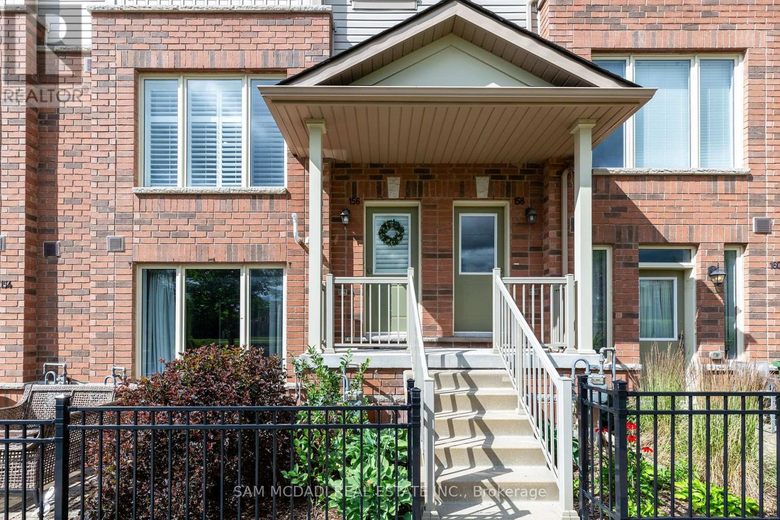156 Watson Parkway N, Guelph, Ontario  N1E 0P6 - Photo 1 - X12416926