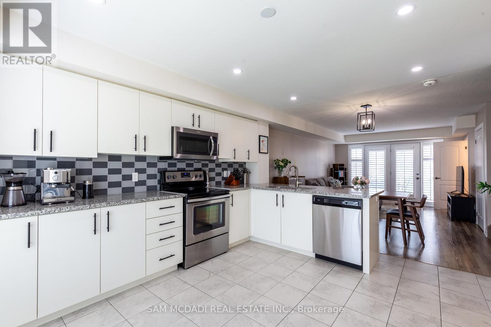 156 Watson Parkway N, Guelph, Ontario  N1E 0P6 - Photo 10 - X12416926