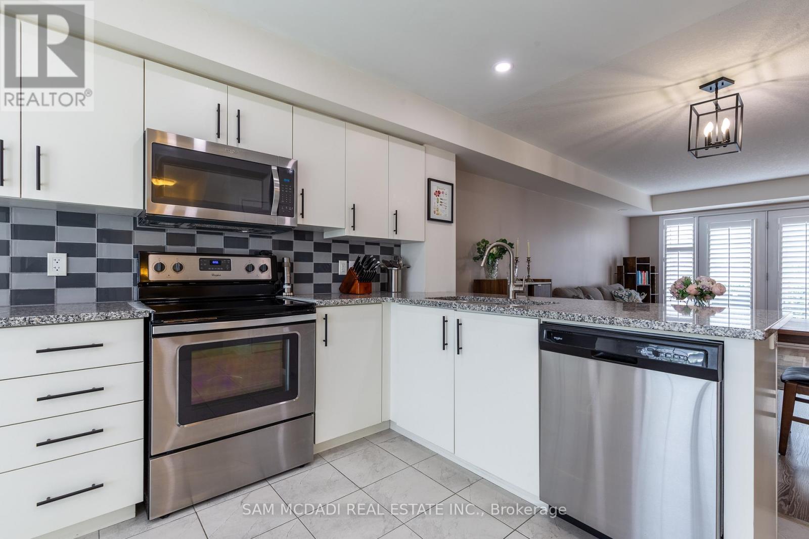 156 Watson Parkway N, Guelph, Ontario  N1E 0P6 - Photo 11 - X12416926