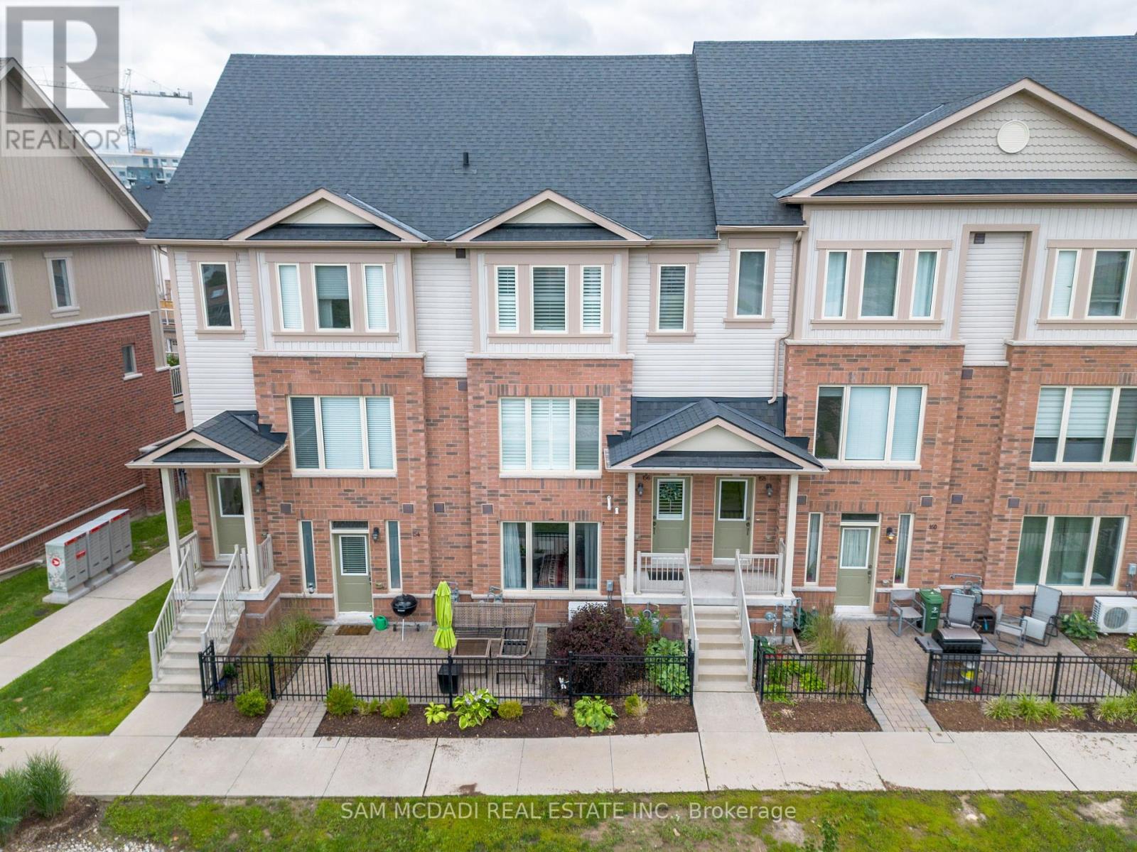 156 Watson Parkway N, Guelph, Ontario  N1E 0P6 - Photo 2 - X12416926