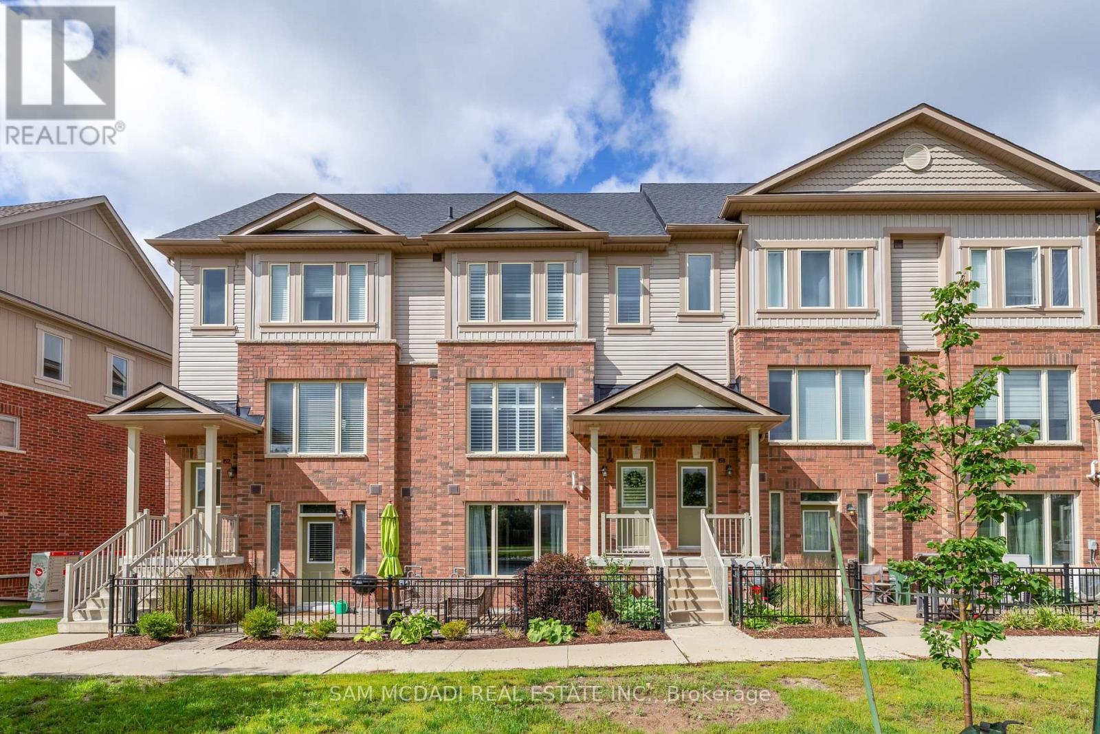 156 Watson Parkway N, Guelph, Ontario  N1E 0P6 - Photo 4 - X12416926
