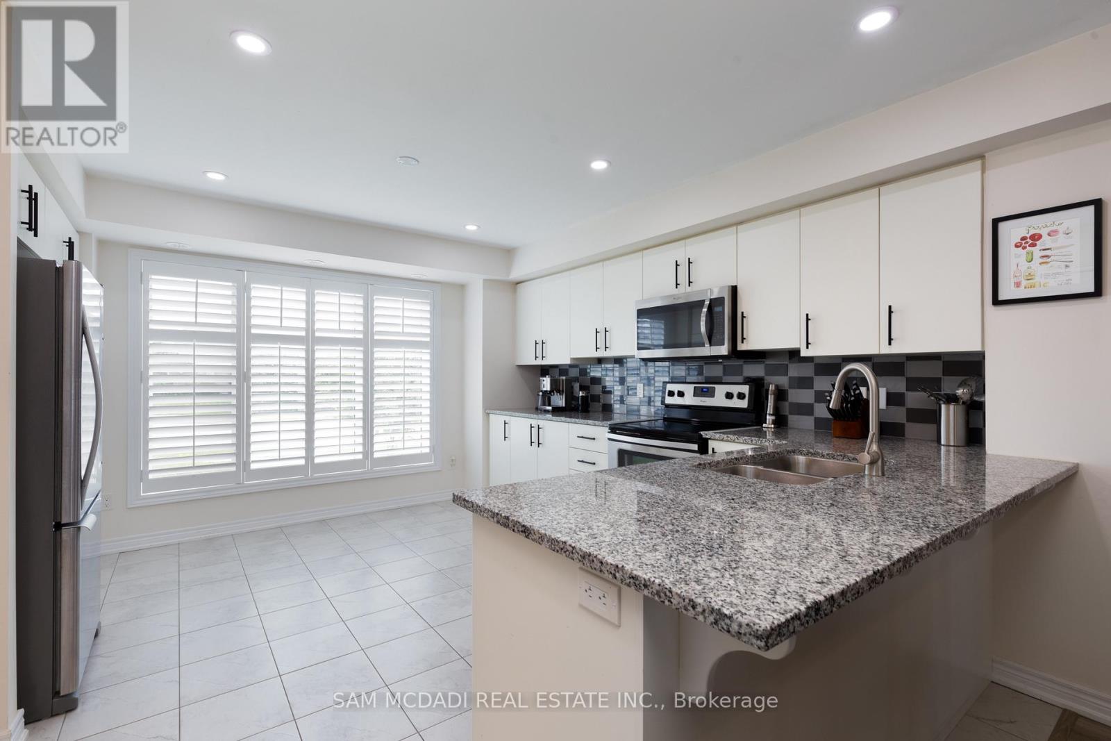 156 Watson Parkway N, Guelph, Ontario  N1E 0P6 - Photo 8 - X12416926