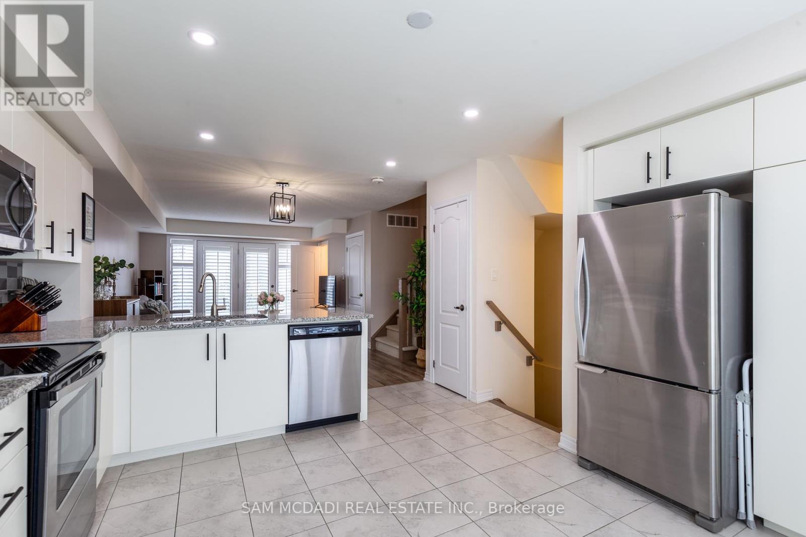 156 Watson Parkway N, Guelph, Ontario  N1E 0P6 - Photo 9 - X12416926