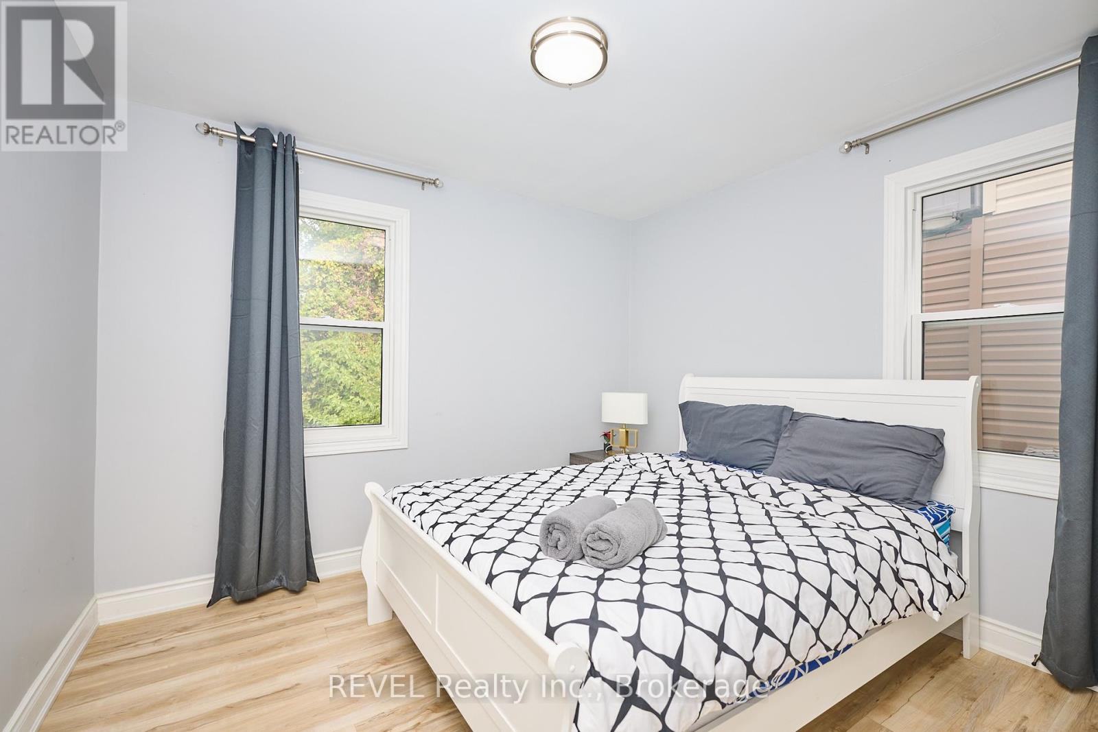 5659 Robinson Street, Niagara Falls, Ontario  L2G 2B1 - Photo 11 - X12416951