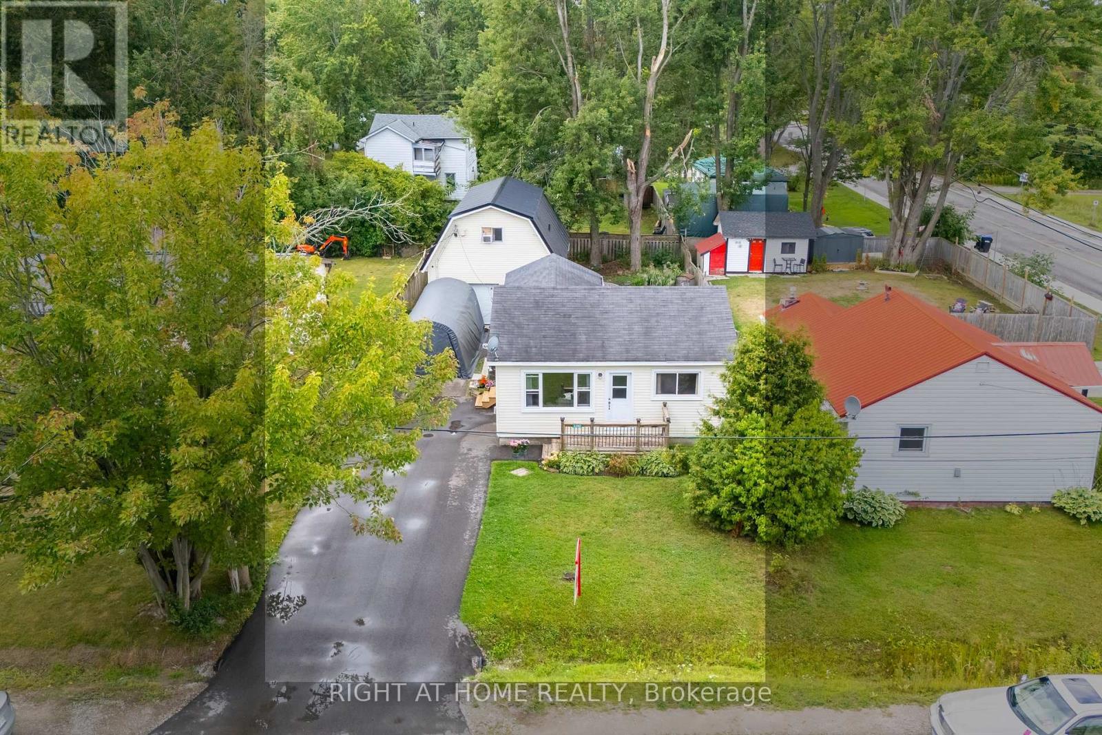 Property at 3392 CORONATION AVENUE image 2