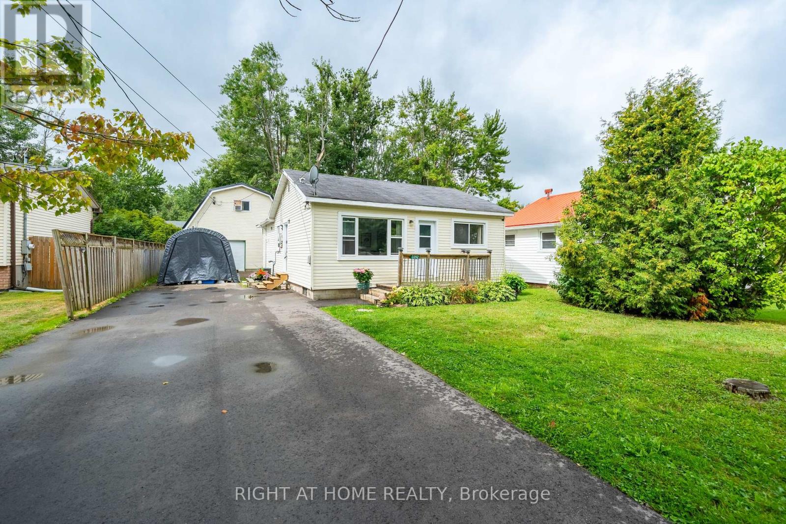 Property at 3392 CORONATION AVENUE image 3