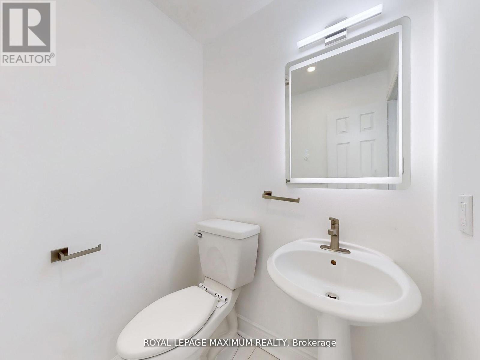 22 A Waltham Crescent, Richmond Hill, Ontario  L4B 1Z2 - Photo 17 - N12416948