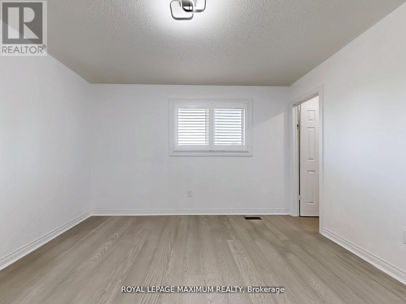 22 A Waltham Crescent, Richmond Hill, Ontario  L4B 1Z2 - Photo 35 - N12416948