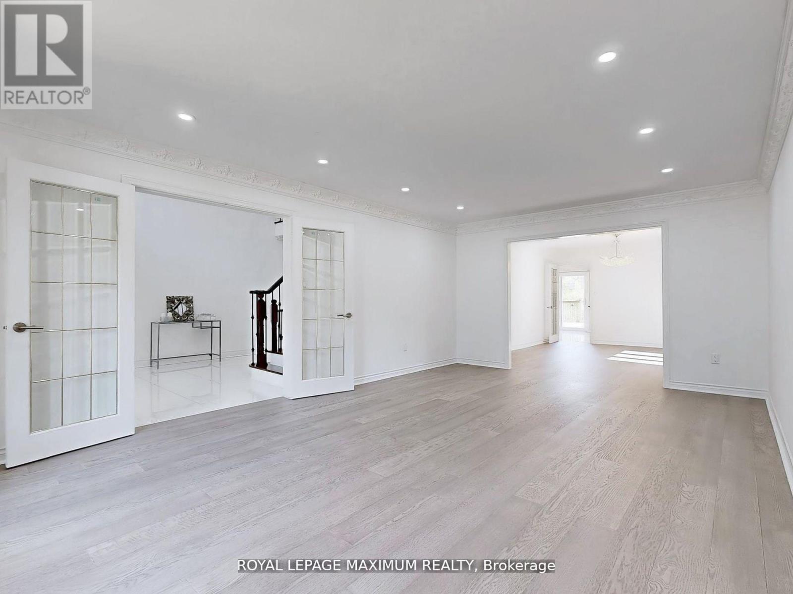 Property at 22 A WALTHAM CRESCENT image 4