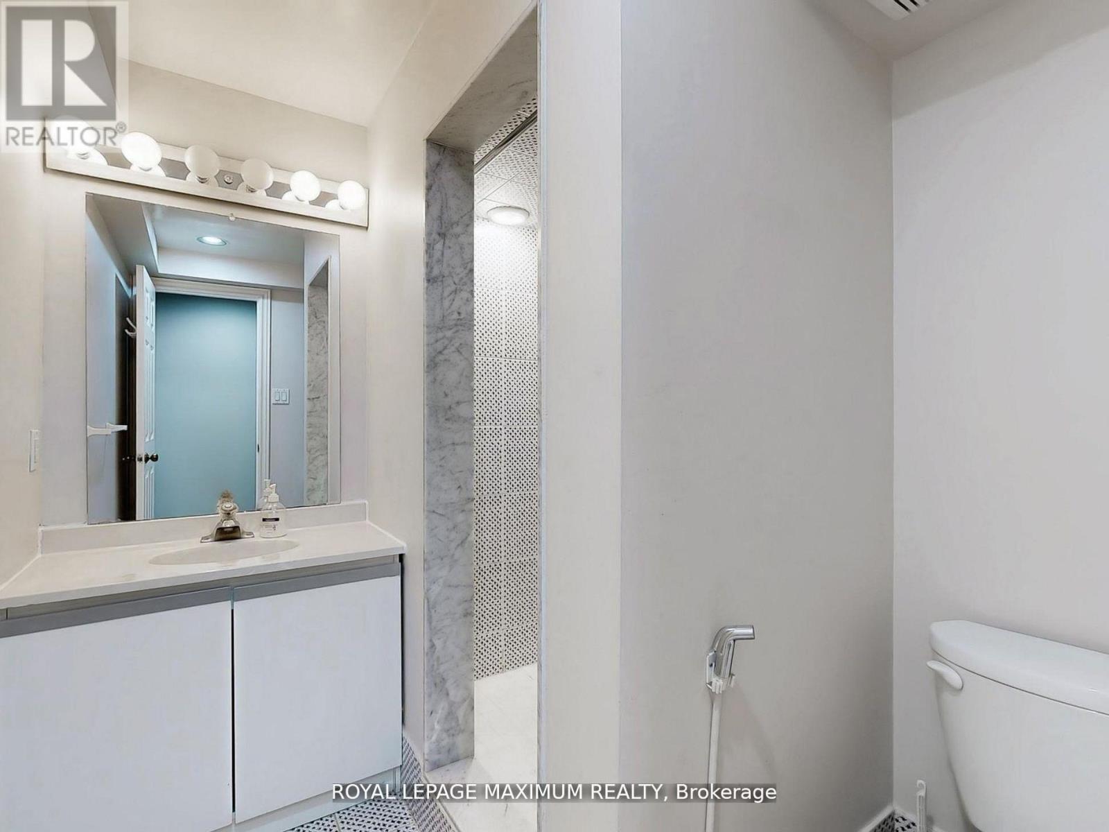 22 A Waltham Crescent, Richmond Hill, Ontario  L4B 1Z2 - Photo 45 - N12416948