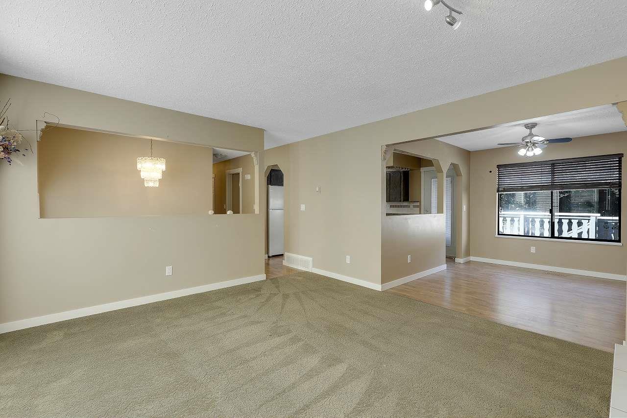 18233 60a Avenue, Surrey, British Columbia  V3S 5R6 - Photo 5 - R3048328