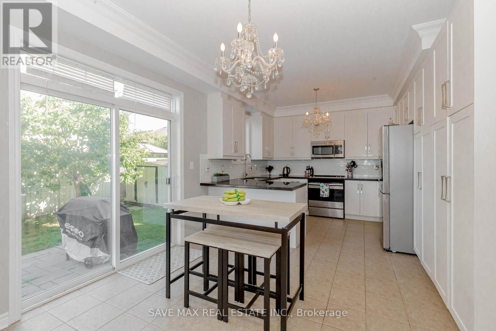 135 Prince William Way, Barrie, Ontario  L4M 7H6 - Photo 15 - S12416936