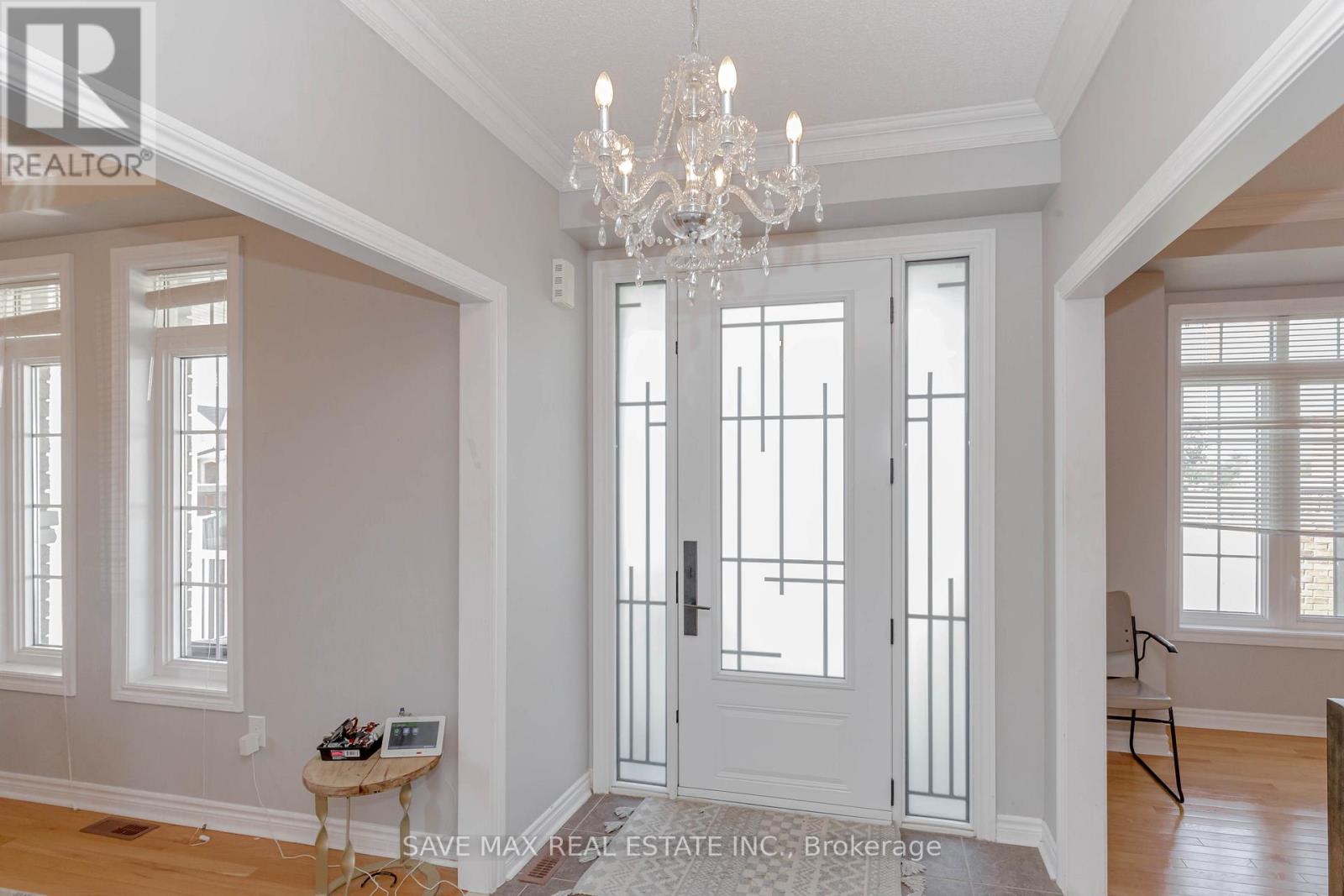135 Prince William Way, Barrie, Ontario  L4M 7H6 - Photo 7 - S12416936