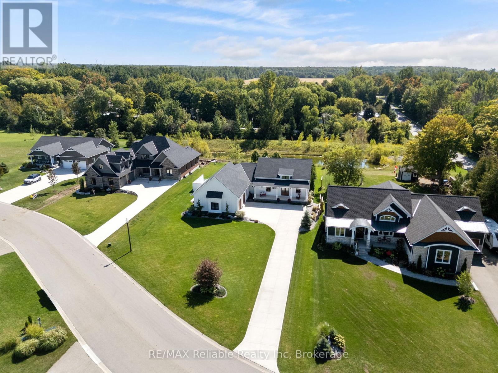 4 Fawn Creek Lane, Bluewater, Ontario  N0M 1G0 - Photo 2 - X12416982