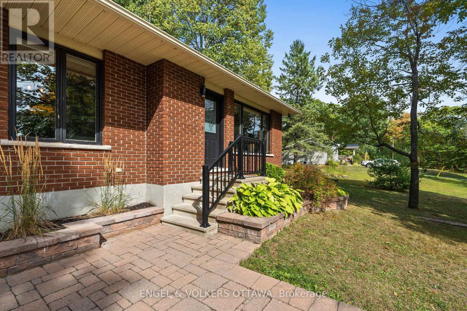 329 Kennedy Road, Greater Madawaska, Ontario  K0J 1H0 - Photo 4 - X12416979