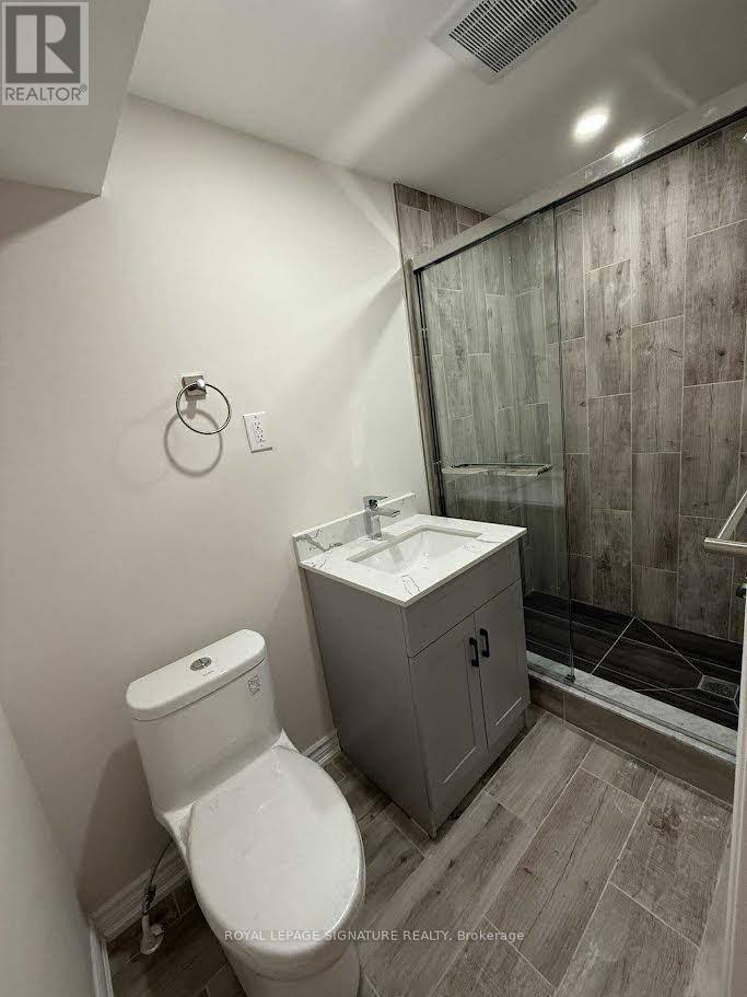 4050 Dunmow Crescent, Mississauga, Ontario  L4Z 1C9 - Photo 4 - W12416932
