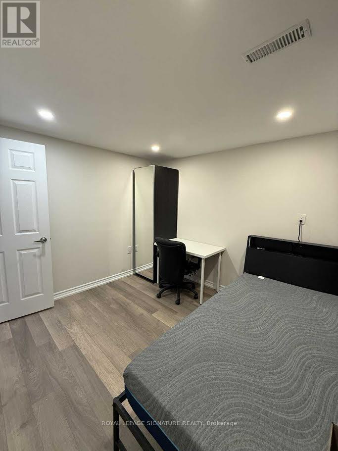4050 Dunmow Crescent, Mississauga, Ontario  L4Z 1C9 - Photo 6 - W12416932